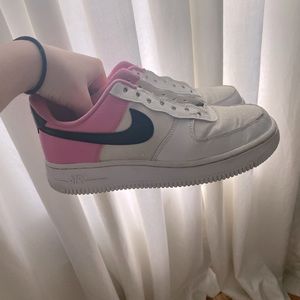 Black and pink Air Force 1